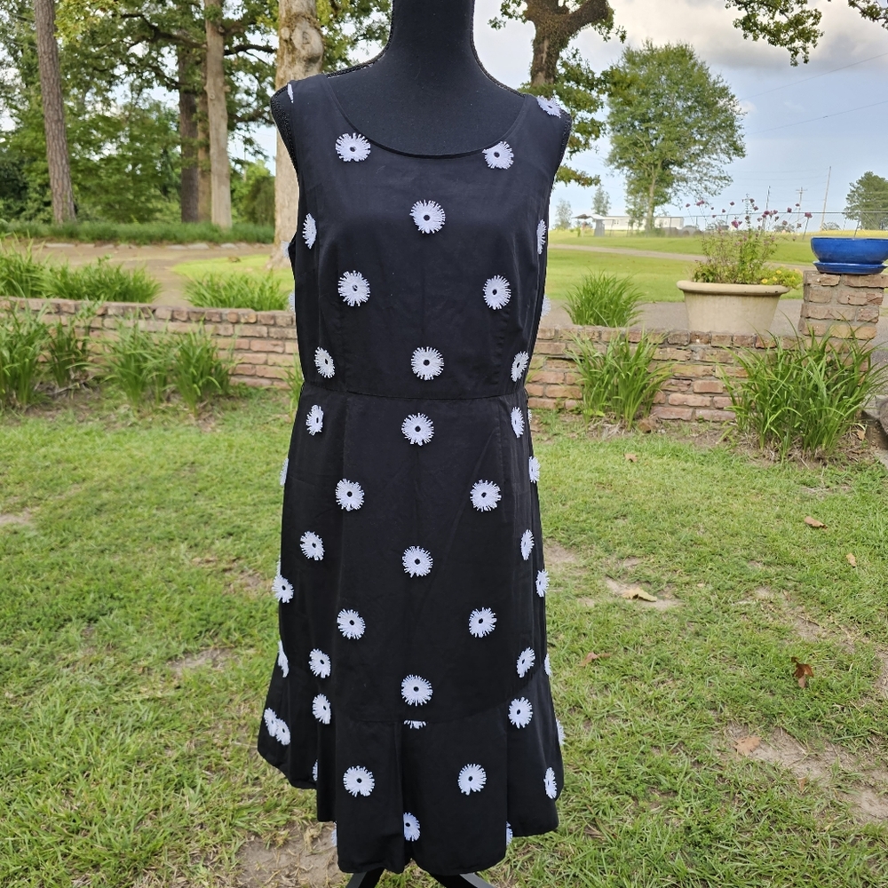 Talbots Black & White Dress With Embroidered Flowers